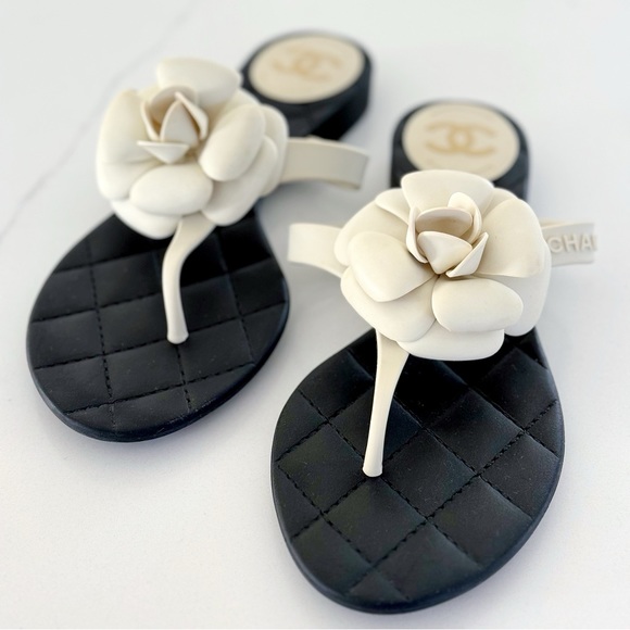CHANEL Shoes - CHANEL Camellia Accent Rubber Thong Sandals 🩴
